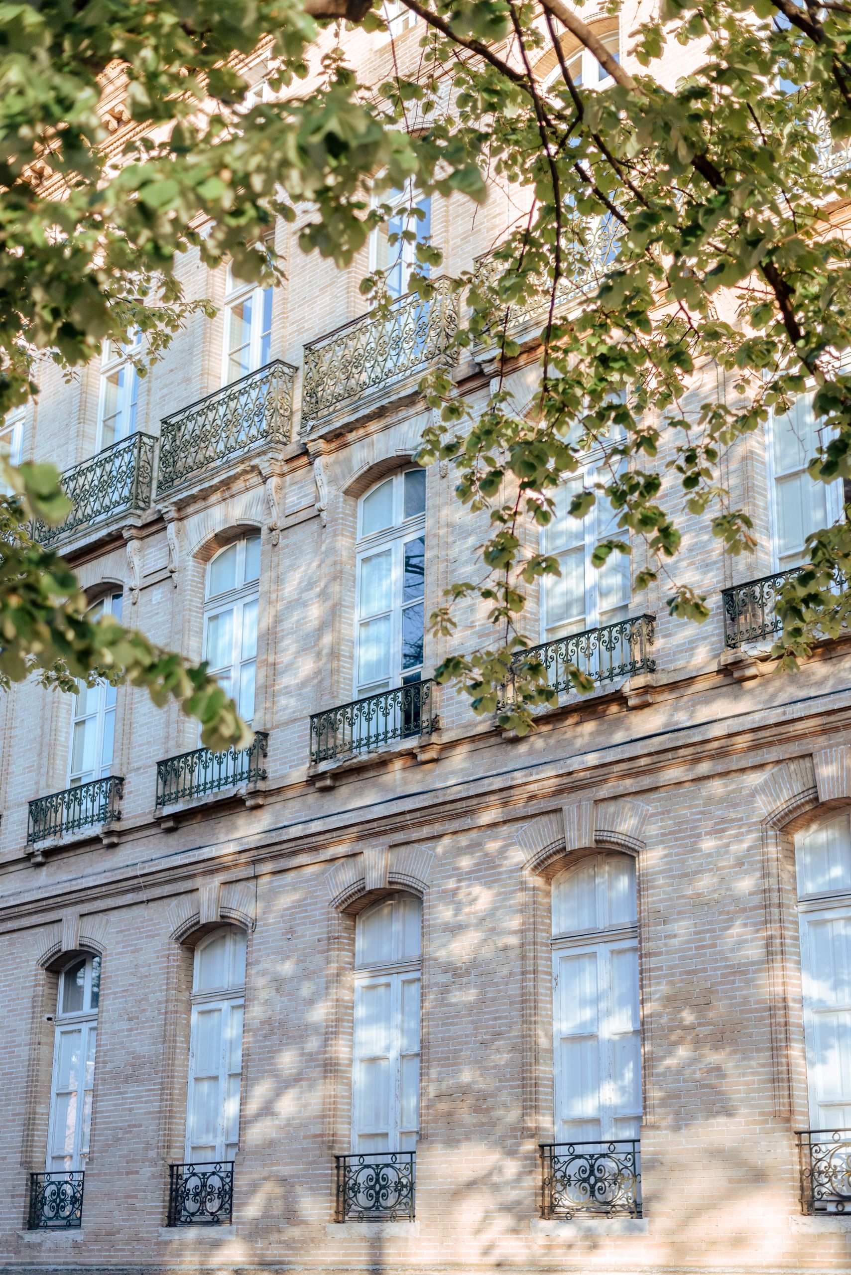 Façade bâtiment tertiaire de type classique